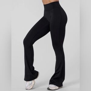 NWOT YoungLA W227 Curve Flare Leggings XXS Black